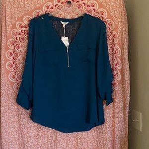 V-neck zip up longe sleeve blouse